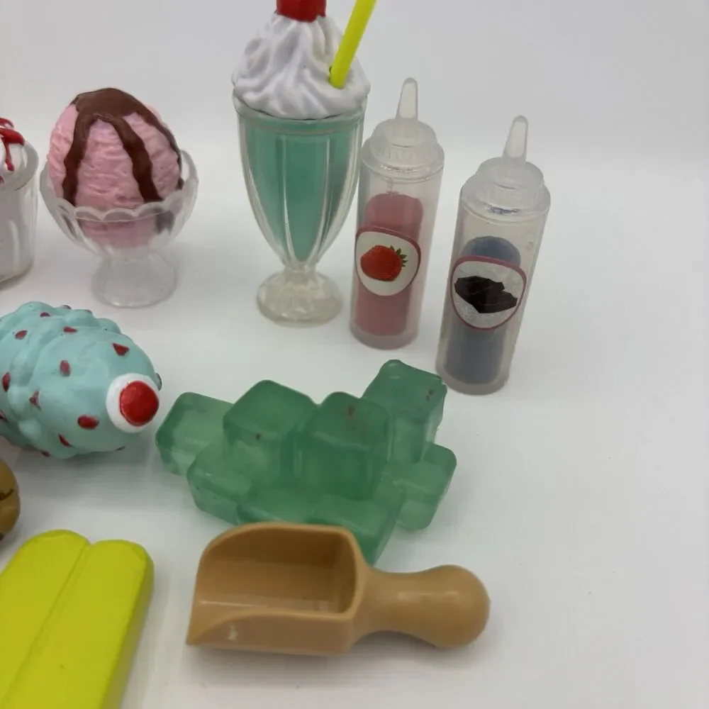 OG Our Generation Sweet Stop Ice Cream Truck 20 Pieces Replacement Accessories